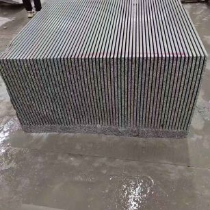 三门峡芝麻白毛板荒料切割