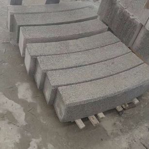 三门峡芝麻白弧形路牙石