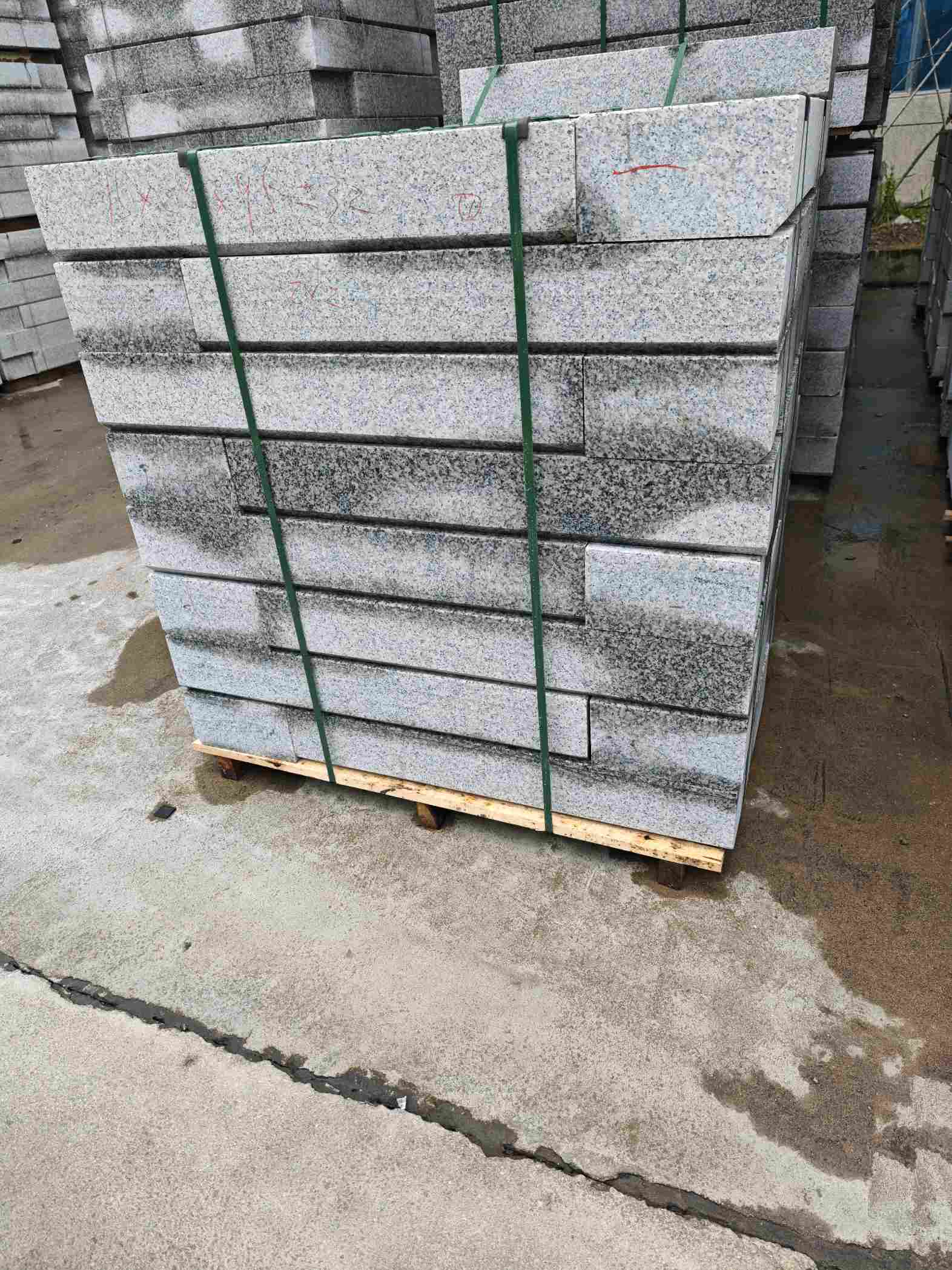 三门峡芙蓉白路牙石，马路牙子