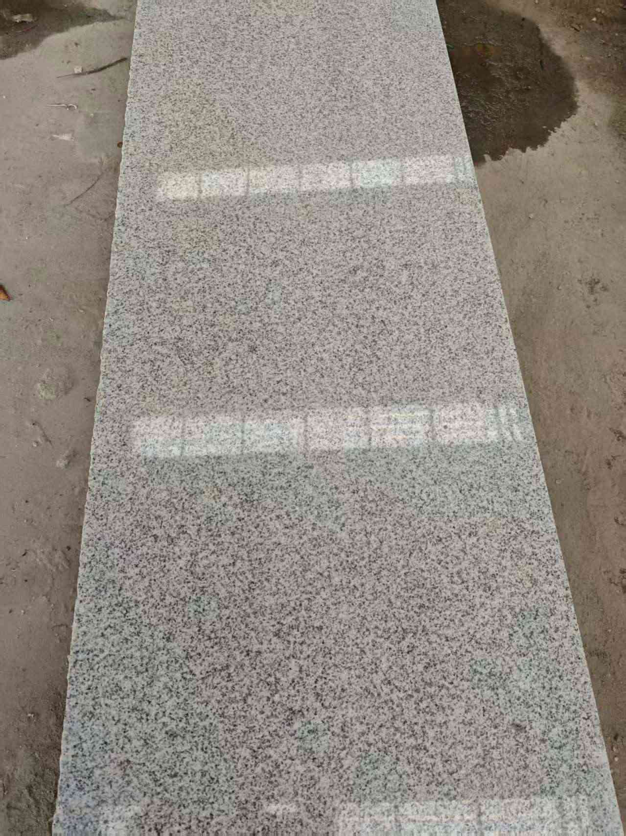 三门峡芝麻白光面毛板